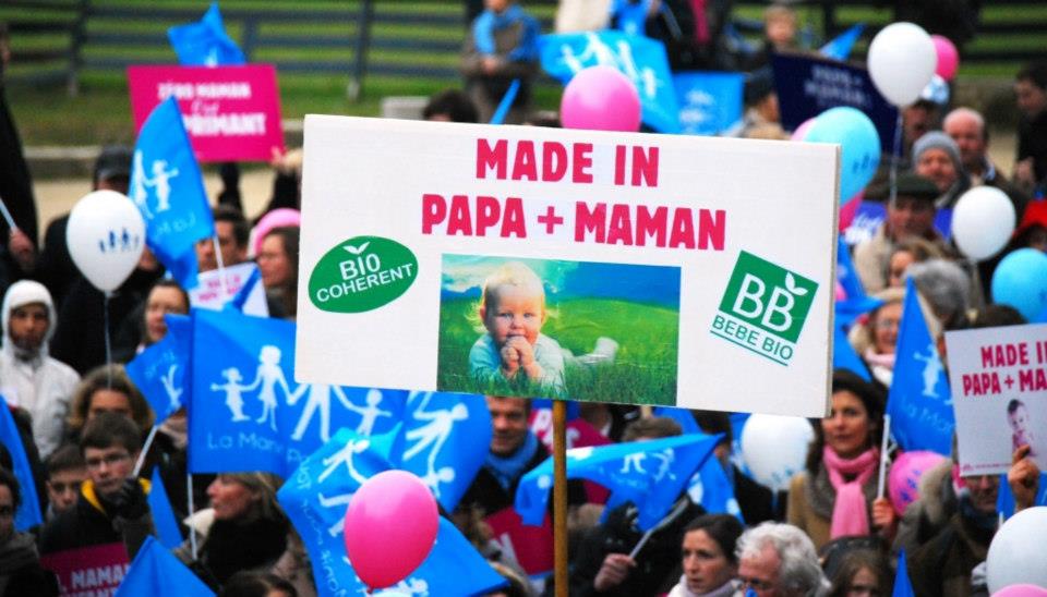 Paris_Rally_Against_SSM-Baby-Sign-Mom_Dad